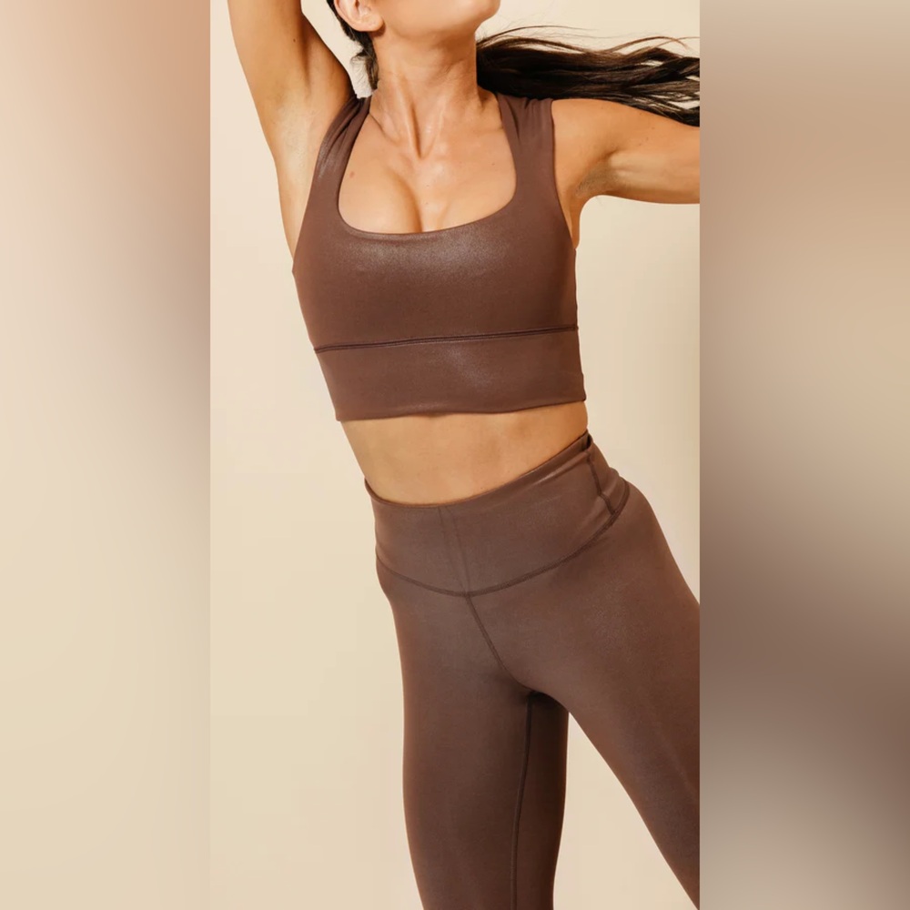 IVL collective brown set
